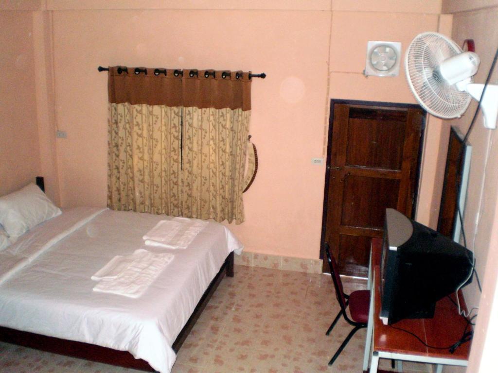 Khunnam Rimtarn Resort Мае Сай Номер фото